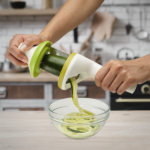 قطاعة الخضار الحلزونية اليدوية (سبيرال) - مع 3 شفرات استانلس ستيل لأشكال مختلفة - قطاعة الخضار الحلزونية اليدوية (سبيرال) – مع 3 شفرات استانلس ستيل لأشكال مختلفة