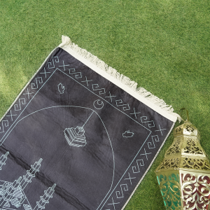 سجادة صلاة طبية مبطنة ومانعة للانزلاق – مثالية لكبار السن والحج والعمرة سجادة صلاة طبية مبطنة ومانعة للانزلاق – مثالية لكبار السن والحج والعمرة