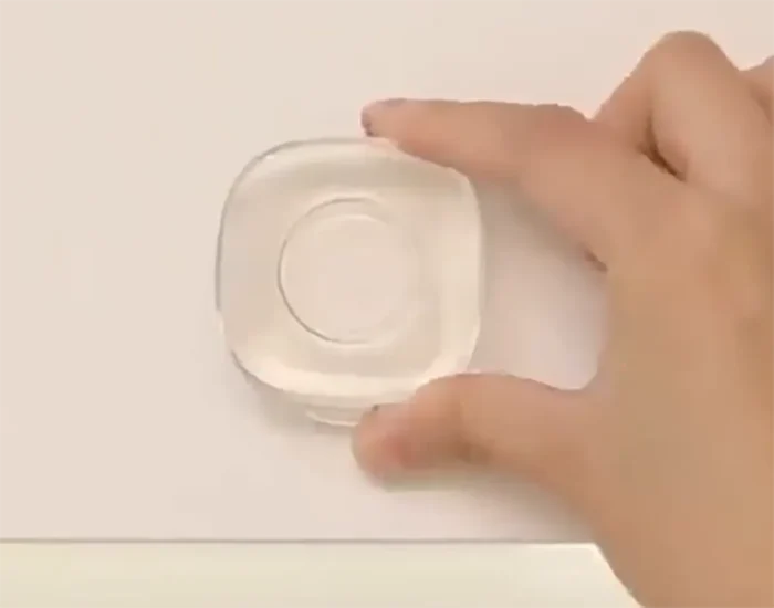 حامل لاصق شفاف متعدد الاستخدامات – بديل المسامير للحائط والأسطح الملساء حامل لاصق شفاف متعدد الاستخدامات – بديل المسامير للحائط والأسطح الملساء